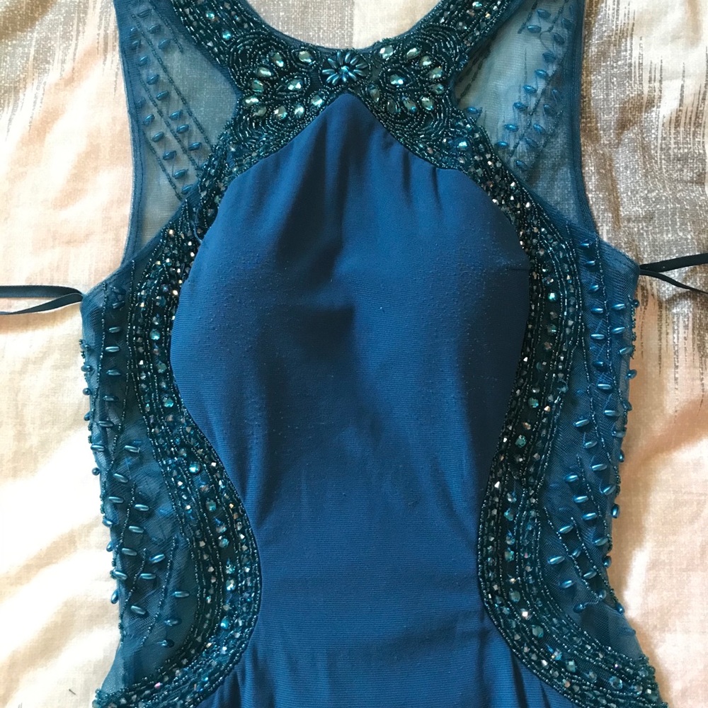 Use Your Illusion Gown